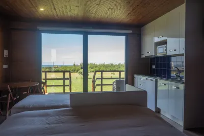 PenichePraia - Bungalows, Campers & Spa Hotel dekat Cabo Carvoeiro
