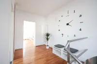 Große Komfortwohnung Mit Terrasse & Balkon, 2 Schlafzimmer, Ruhige Lage - โฮมสเตย์