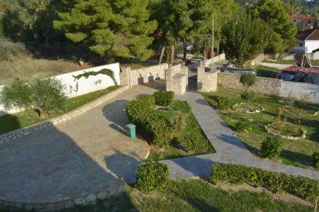 Anagenessis Suites & Spa Resort - Adults Only Отели рядом с достопримечательностью «Остров Черепашки»