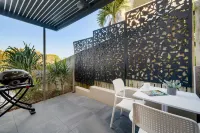 Crystal Shores Sunshine Beach