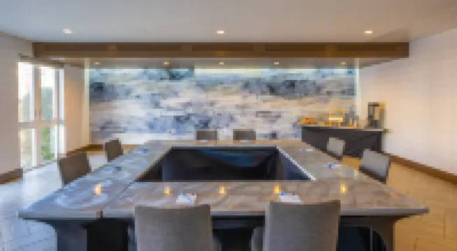 Inn at the Pier Pismo Beach, Curio Collection by Hilton