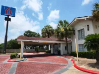 Motel 6 Baytown, TX - Garth Rd Hotels in Baytown