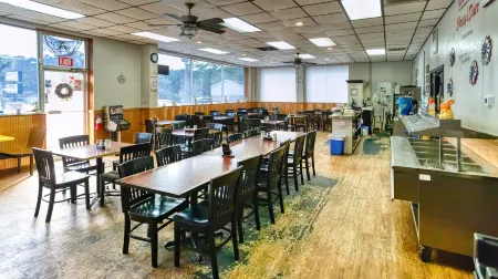 Bells Marina & Resort