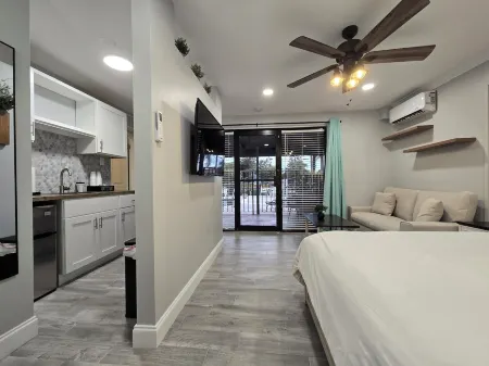 Sunny Palms Inn Отели в г. Маналапан