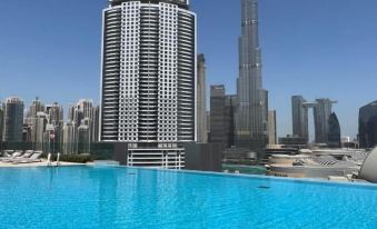 Direct Dubai Mall Access Downtown Boulev
