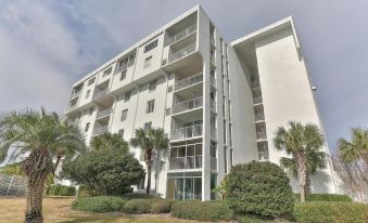 Dolphin Point 402C - 2Br Updated Condo with Harbor and Gulf Views