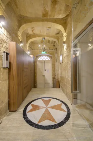 Tritoni Harbour Suites Отели рядом с достопримечательностью «Дворец Великого магистра»