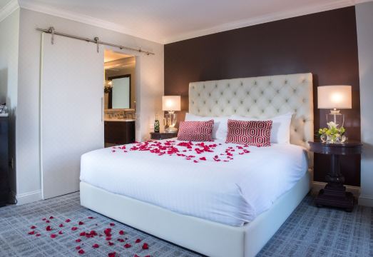 2. 더 그레이엄 호..