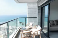 O&O Group Luxury Tower 4Br Panoramic Sea Views Hotels in Bat Yam