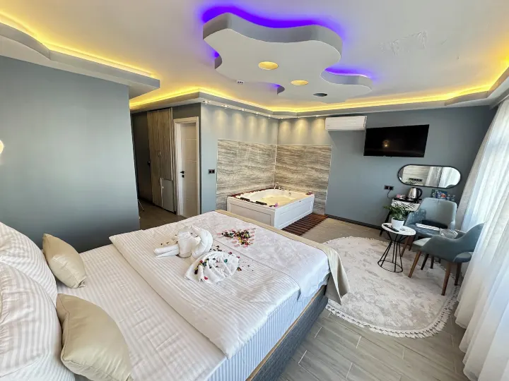 Blue Moonrise Hotel