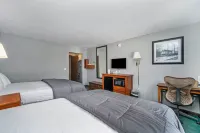 Snow Chasers Lodge Hotels in Gogebic County