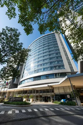 호텔 에스텔라 밀라 데 오로 메데인 호텔