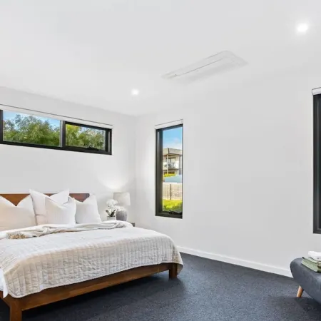 The Ocean s Edge   Luxury Entertainer with Views
