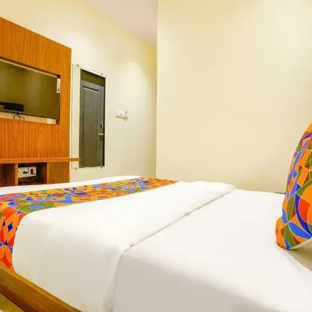 Hotel Emirates Suite Отели рядом с достопримечательностью «Район трущоб Дхарави»