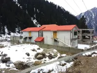 Lalazar Lakeview Hotel Saif-ul-Malook Hotels in Burawai