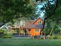 Hekate's Retreat Hotels in North Coast