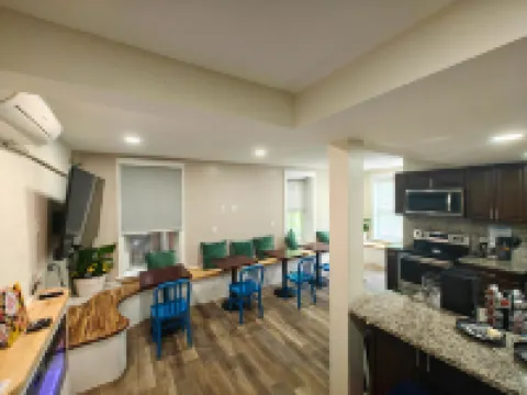 I Street Capsule Hostel