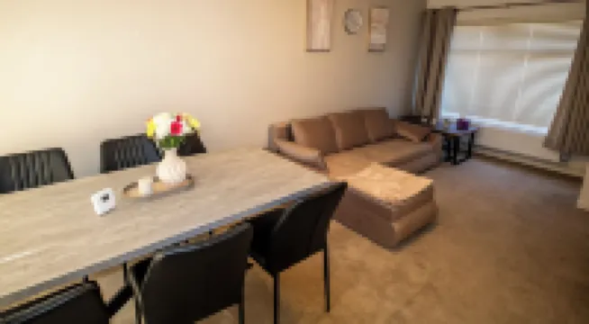 3 Bed Home - Sleeps 8 - Stoke City fc - Parking