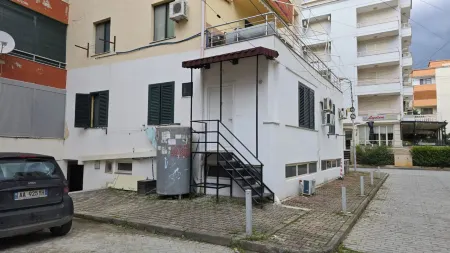 Tirent Apartment - Cozy Bedrooms Stay by Golem Beach. Отели в г. Golem