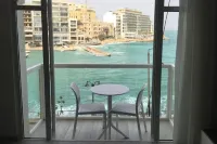 Seafront Designer Bliss in Central St Julian's - Apartments