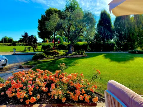 卡洛卡瑞雷斯酒店