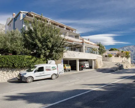 Rogač Rooms & Restaurant Hotels in Duce