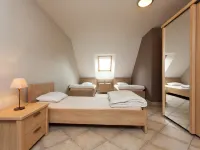 Peer Villa with Garden