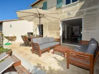 3-bedroom villa with private pool and AC Hotels in Tarascon
