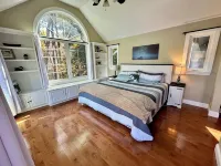 Lakefront Home with Hot Tub, Beach, Skiing Nearby in Tranquil Barnstead