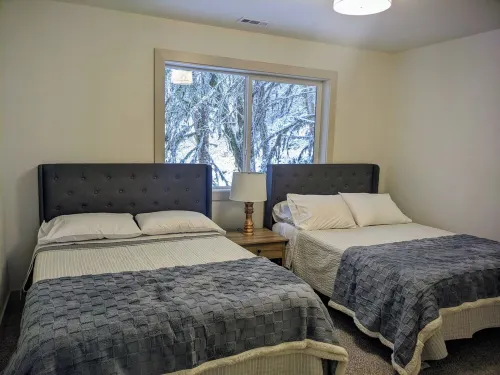 Private, Spacious Modern Mountain Getaway in Rhododendron, OR