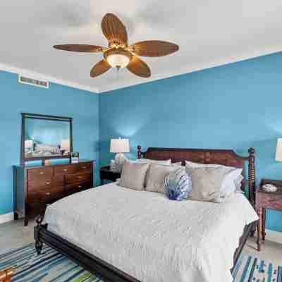 3-bedroom ocean view condo in delightful Key West with WiFi, AC Rooms