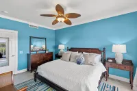 3-bedroom ocean view condo in delightful Key West with WiFi, AC