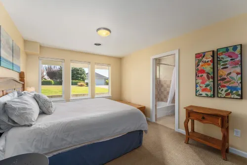 Bright Water Sunrise Home at Wapato Point Resort 5-bed Close to Sandy Beach/Pool