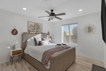 The Wren 3 BD luxury retreat w. free heated pool Отели рядом с достопримечательностью «Университет Адвансинг Текнолоджи»