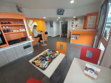 Premiere Classe Evry Sud Mennecy Отели в г. Ормуа