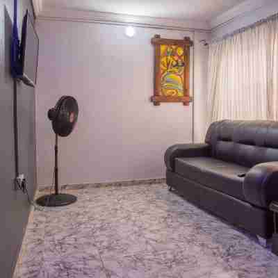 Houseproud Serviced Apartments Rooms