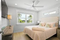 Sale Starts 8-15~Pool~Steps to Beach&Restaurants~Gulf View~Grill~BeachChairUmbre - balcony