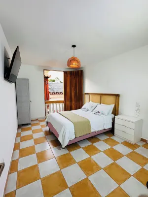 Hostal Casa Torres Centro Historico - Adults Only Отели в г. 