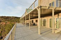 搭配馬與槍的帳篷旅舍/牧場