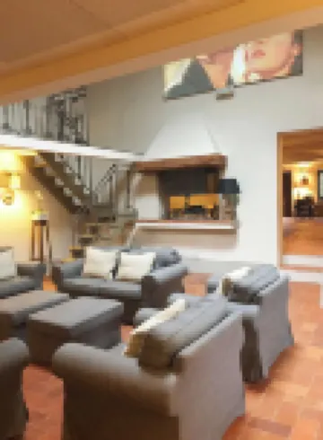 蒙塔爾巴諾村莊由祕密山丘