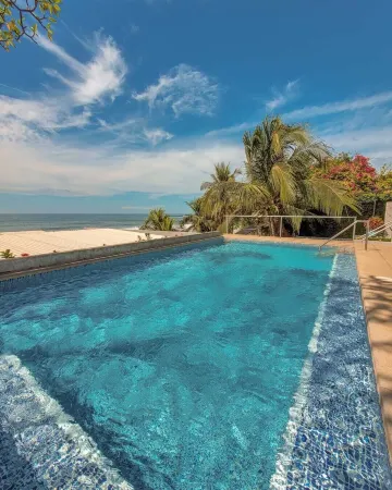 Pargos Отели рядом с достопримечательностью «El Tunco»