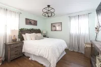 Walk to the Beach from Beachy Farmhouse - Lake Michigan & Hot Tub. Pet-Friendly!