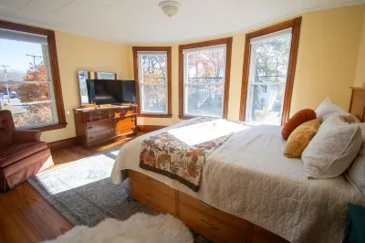 Ultimate Pine Point Beach Family Compound-4 Units, 8 Bedrooms, Yard