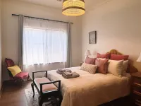 Retro House 3-bedrooms @St Peters. 2km to CBD Hotels in Saint Peters