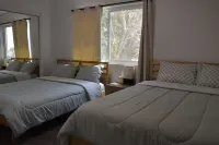 Spacious 4-bedroom house with WiFi, AC in superb Glendale