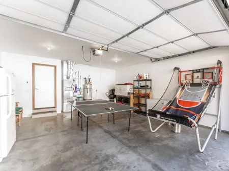 Hendrix Hideaway on Rock Island Golf Course! Отели в г. Рок Айленд