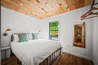 2bdrm Cabin 2 Gburg Pet Friendly Fire Pit Game