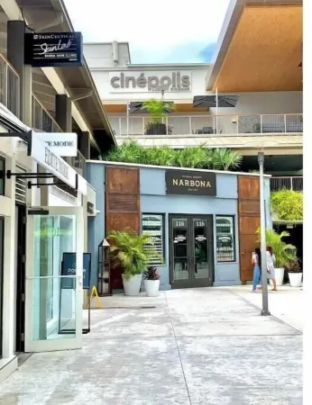 The Grove 8  10 min from Beach. In the heart of Coconut Grove and CocoWalk Отели рядом с достопримечательностью «Кампонг, Нешнел Тропикал Ботаникал Гарден»