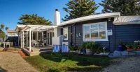Bach251 absolute beachfront