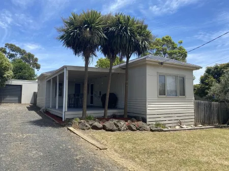 Seascape Escape Отели рядом с достопримечательностью «Эрвн Пойнт Бич»